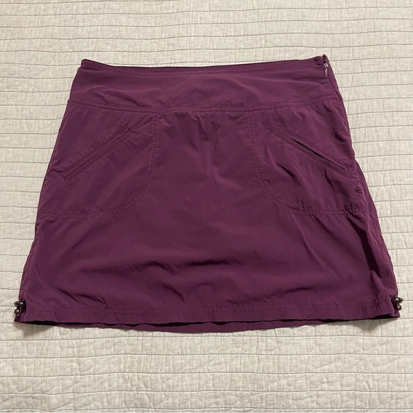 Athleta Ripstop Activewear Skort in Sangria **Read Description - Picture 1 of 12